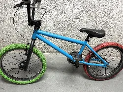 velo bmx bleu