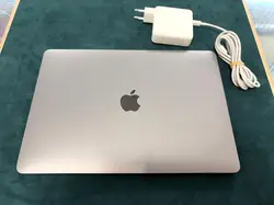 apple macbook pro 13'' 512gb ssd 16go ram puce m2 gris sidéral