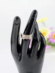 bague 2 ors rubans croisés avec une pavage d'oxydes or 375 millième (9 ct) 2,54g