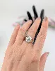 bague chevalière en or blanc avec une pavage de diamants forme ovale or 750 millième (18 ct) 5,57g