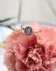 bague or blanc pavée de petits diamants or 375 millième (9 ct) 1,39g