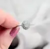 bague pavée de petits diamants sur la pastille et partiellement sur le corps or 375 millième (9 ct) 1,28g