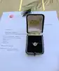 bague solitaire en platine et or centrée d'un diamant de 1,31ct avec certificat platine 900 millième (22 ct) 3,87g