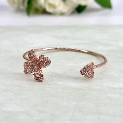 bracelet jonc ouvert fleur pavé d'oxydes