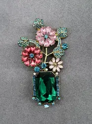 broche bouquet de fleurs pavé d'oxydes
