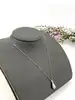 collier en argent avec pendentif gants de box l44,5cm argent 925 millième (22 ct) 4,16g