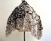 foulard / châle cartier imprimé léopard en soie 30% et cachemire 70% fond taupe