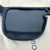 lunettes de soleil louis vuitton waimea noir monogram z1082w avec détails cloutés en métal argenté