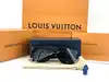 lunettes de soleil louis vuitton waimea noir monogram z1082w avec détails cloutés en métal argenté
