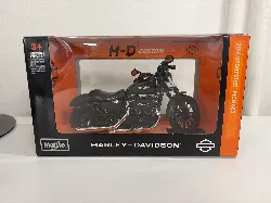 maisto - 2049731 - véhicule miniature - modèle à l'échelle - sportster iron 883 '13 - echelle 1/12