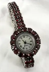 montre bracelet vintage en argent et grenats naturels, cadran nacre, mouvement quartz  argent 925 millième (22 ct) 44,91g