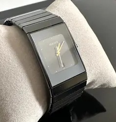 montre rado diastar vintage en céramique noire mouvement quartz référence 111.0348.3