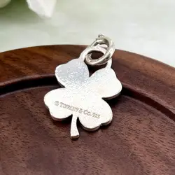 pendentif tiffany & co en forme de trèfle  argent 925 millième (22 ct) 6,12g