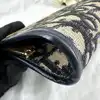 porte-monnaie/pochette vintage christian dior en toile jacquard beige et cuir bleu marine