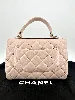 sac à bandoulière chanel trendy cc top handle pm en cuir rose clair et métal doré
