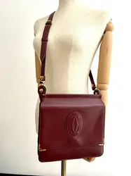 sac rabats à bandoulière vintage cartier en cuir bordeaux