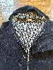 veste à capuche dior en laine bleu marine et jacquard dior oblique habille l'intérieur