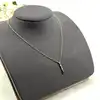 97416945 collier avec pendentif motif ligne d'oxydes vert et blanc l 45 cm