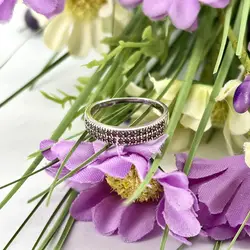 bague en argent ornée d'oxydes t57 argent 925 millième (22 ct) 2,38g