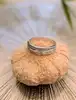 bague en or blanc sertie de deux ligne de diamants dont une de taille baguette et une de taille brillant or 750 millième (18 ct) 2