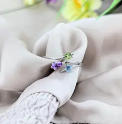 bague or blanc sertie de 3 pierres de couleur or 750 millième (18 ct) 1,57g