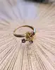 bague or sertie de 5 pierres de couleur or 750 millième (18 ct) 2,07g