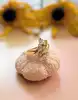 bague or sertie de 6 pierres de couleur et 4 petits diamants or 750 millième (18 ct) 3,75g