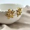 boac boucles d'oreilles en acier fleur orné d'oxydes et perle synthétique