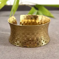 brac bracelet jonc ouvert avec finition texturée