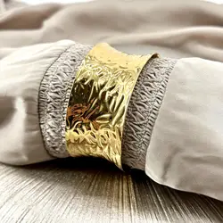 brac bracelet manchette ouvert effet martelé
