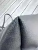 cabas lacoste zippé en toile noire