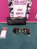 lunettes de soleil ray ban aviator rb 3025 avec les verres vert et la monture et les branches en métal doré