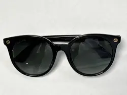 paire de lunette de soleil gucci gg0091s