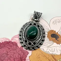 pendentif argent orné d'une pierre verte argent 925 millième (22 ct) 18,04g