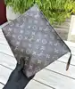 pochette / trousse de toilette louis vuitton en toile monogramme