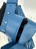 sac à bandoulière bottega veneta cassette en cuir bleu
