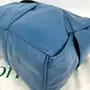 sac à bandoulière bottega veneta cassette en cuir bleu