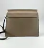 sac chloé faye en cuir bi matière taupe et beige avec une bandoulière non d'origine
