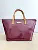sac louis vuitton bellevue en cuir verni prune