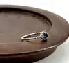 1966460 bague solitaire perlée ronde ornée d'oxydes bleu et incolores t56 argent 925 millième (22 ct) 1,3