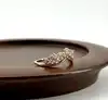 2223910 bague couronne sertie d'oxydes t56