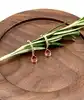 330221 boucles d’oreilles créoles ornées d’oxydes blancs, avec des oxydes roses pendants.