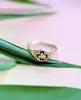 bague filigrane motif fleur émaillée or 750 millième (18 ct) 1,65g