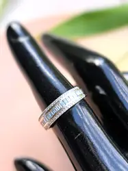 bague or blanc sertie des diamants taille baguette et brillant or 375 millième (9 ct) 2,24g