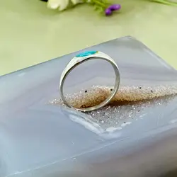 bague ornée f'une pierre bleu argent 800 millième (19 ct) 1,12g