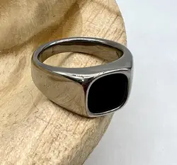 bgac bague chevalière avec onyx regtangulaire en acier argenté t67