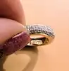 boucles d'oreilles petites créoles avec une pavage de petits diamants or 750 millième (18 ct) 2,86g