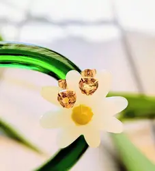 boucles d'oreilles puces chacune sertie d'une citrine forme coeur or 750 millième (18 ct) 0,87g