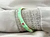 bracelet joncs en émail vert à motif floral