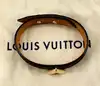 bracelet louis vuitton essential v en toile monogtam à finition métal doré